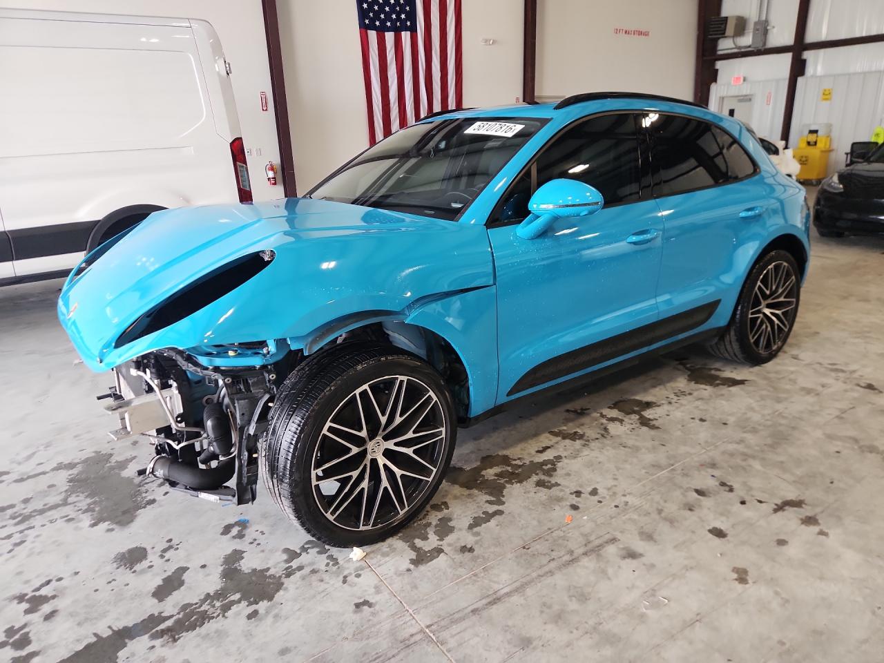 2022 Porsche Macan, VIN WP1AA2A53NLB11721 — Front end