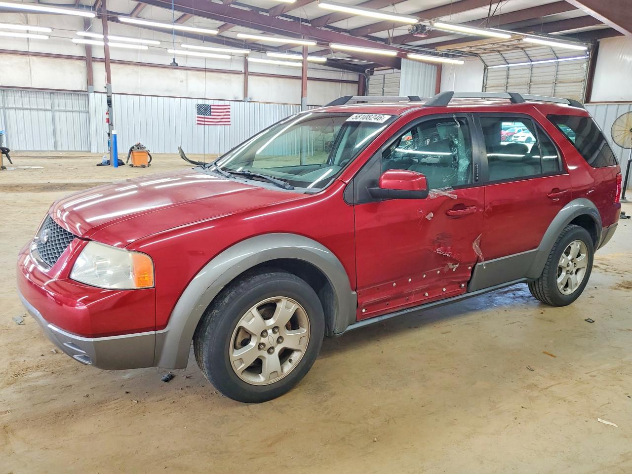 2007 Ford Freestyle SEL, VIN 1FMZK02157GA00239 — Side