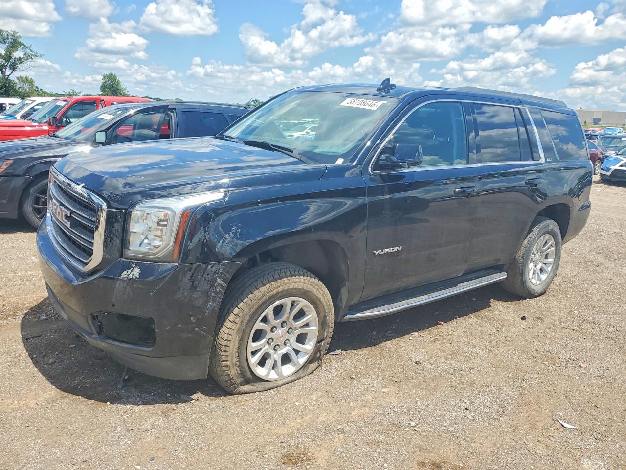 2020 GMC Yukon SLT, VIN 1GKS2BKC0LR143380 — Front end