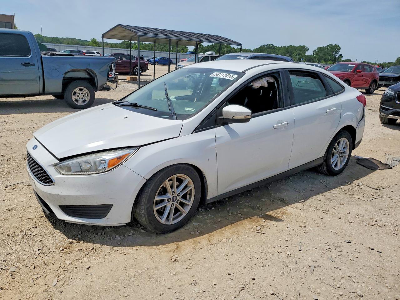 2017 Ford Focus SE, VIN 1FADP3F23HL254261 — Перед