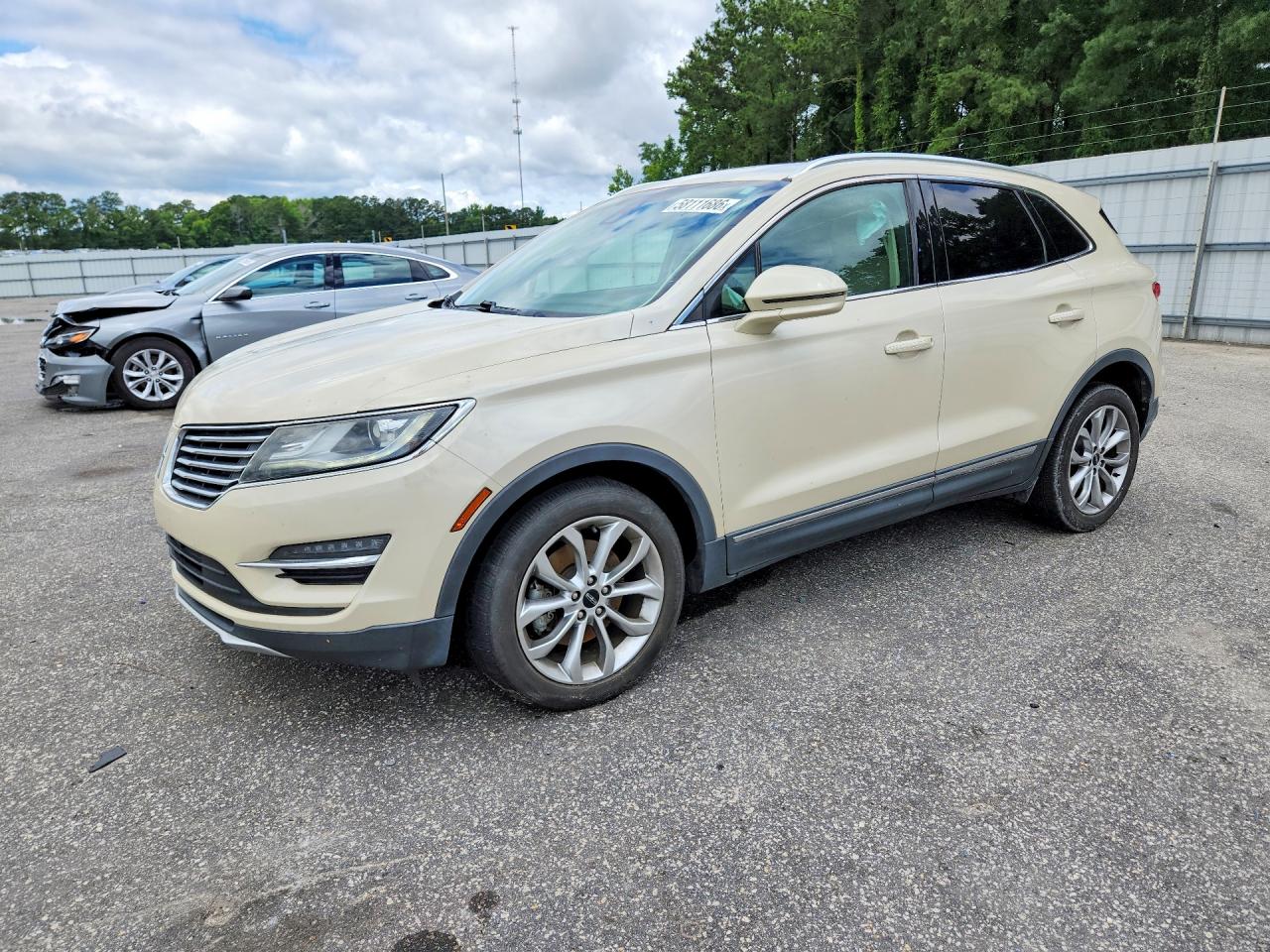 2018 Lincoln MKC Select, VIN 5LMCJ2C91JUL30555 — Side