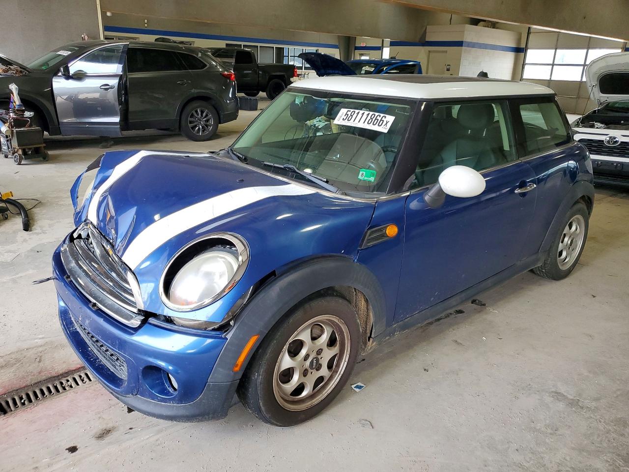 2012 MINI Hardtop, VIN WMWSU3C5XCT541191 — Перед