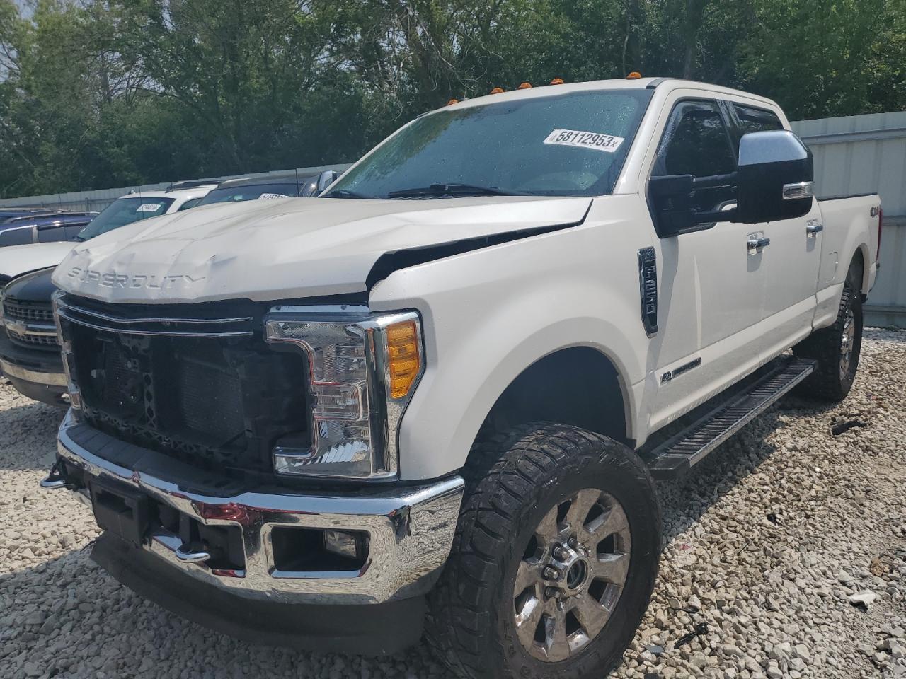 2017 Ford F-250 Lariat, VIN 1FT7W2BT9HEB13377 — Front end