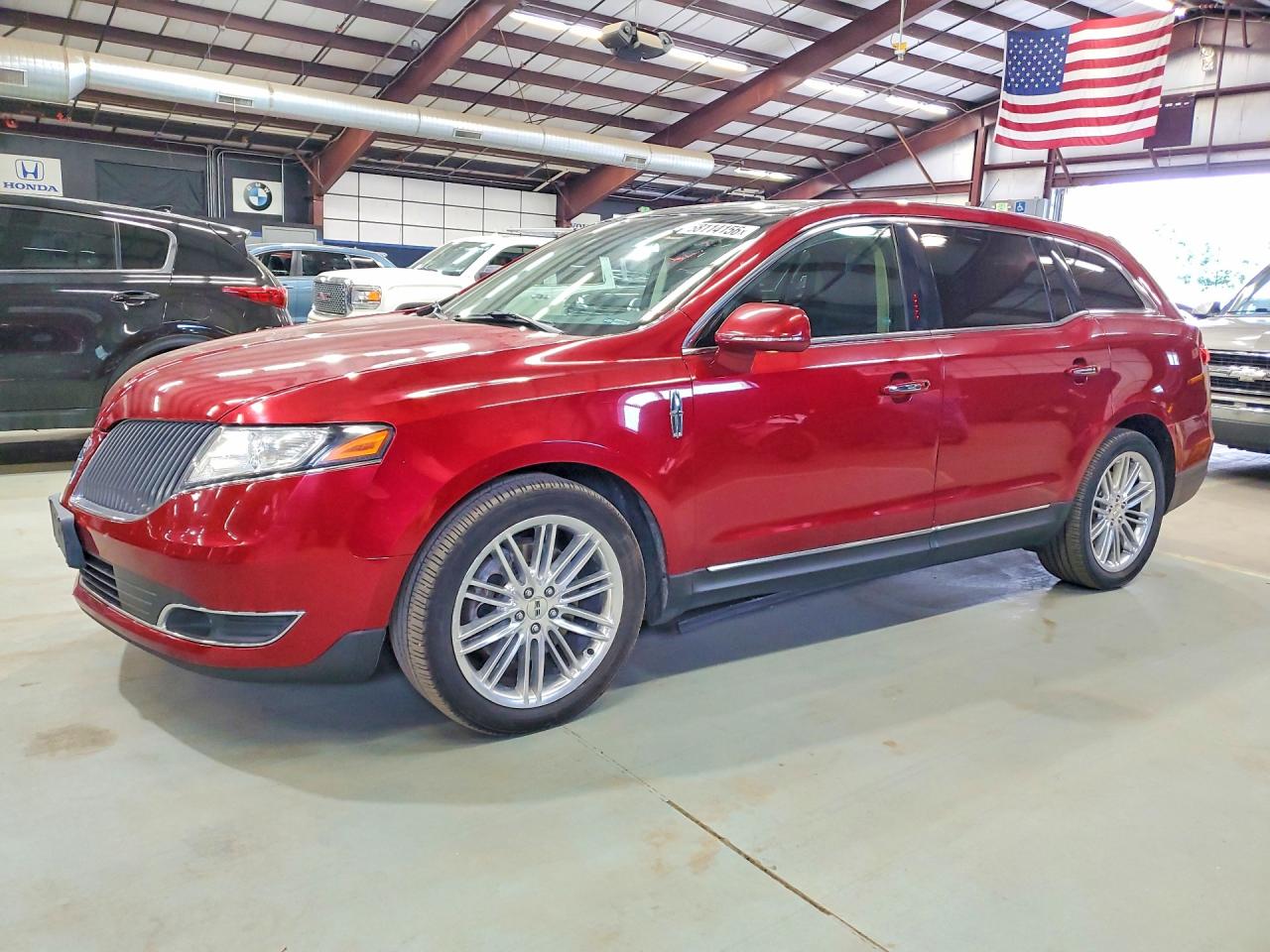 2016 Lincoln MKT EcoBoost, VIN 2LMHJ5AT7GBL02674 — Minor dents and scratches