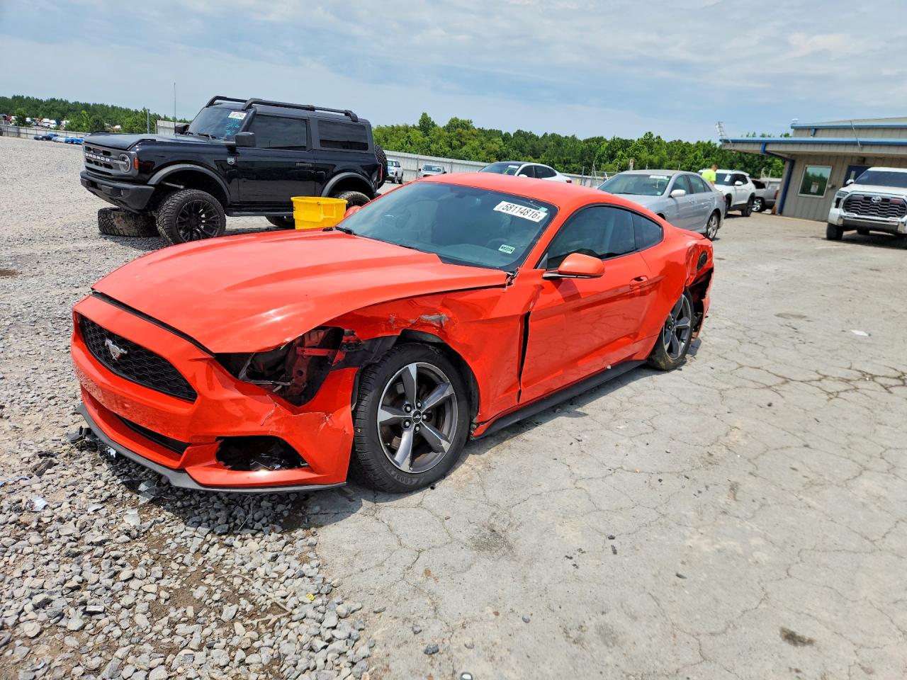 2015 Ford Mustang V6, VIN 1FA6P8AM9F5315029 — Side