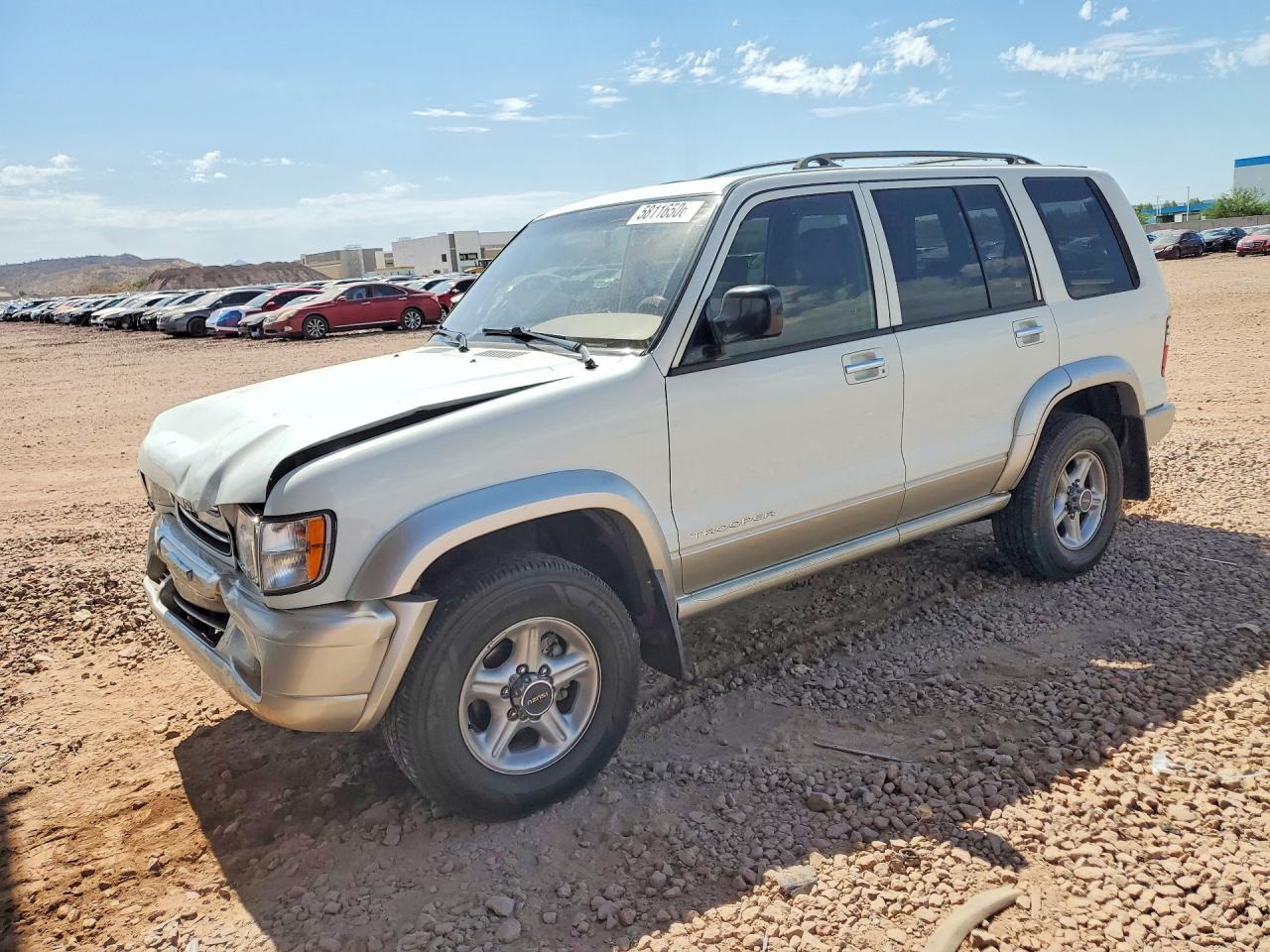 2001 Isuzu Trooper S, VIN JACDJ58X817J06443 — Front end