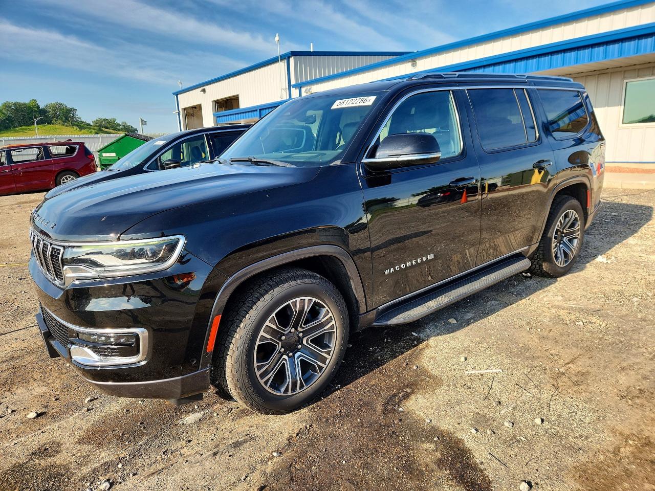 2022 Jeep Wagoneer Series III, VIN 1C4SJVDTXNS182700 — Град