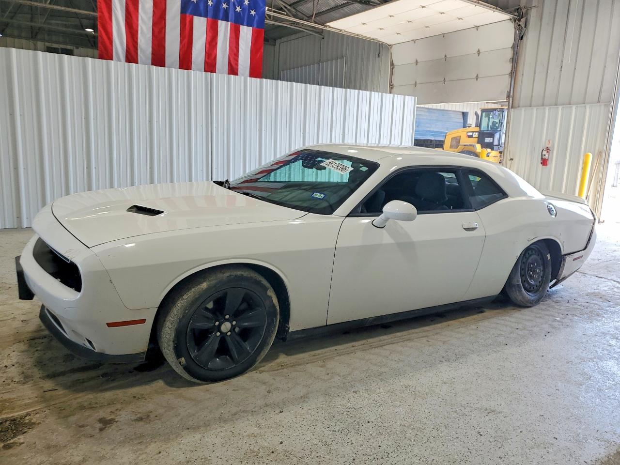 2019 Dodge Challenger SXT, VIN 2C3CDZAG7KH694190 — Rear end