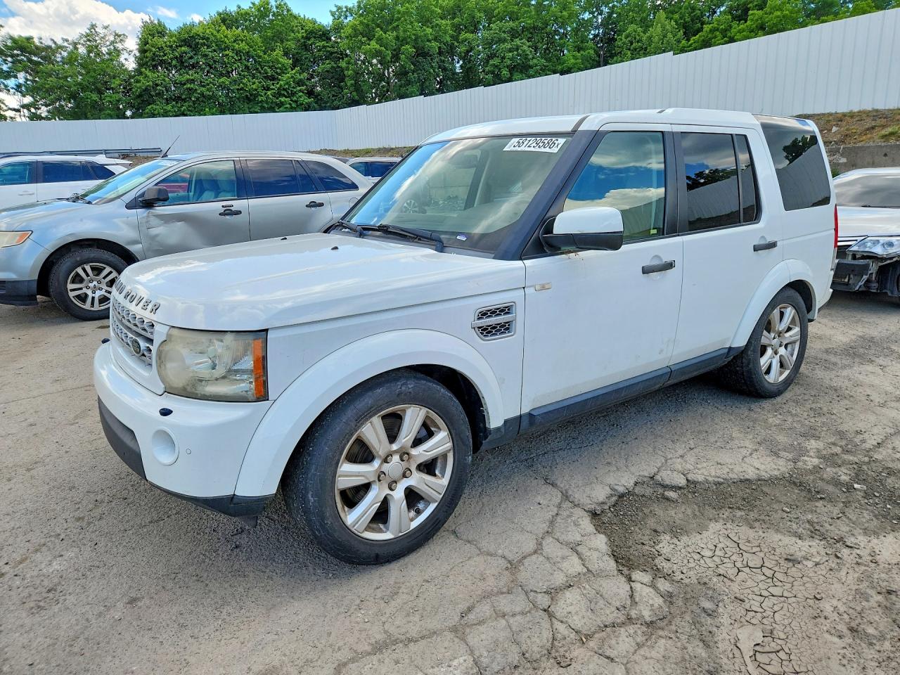 2011 Land Rover LR4 Lux, VIN SALAK2D47BA596155 — Minor dents and scratches