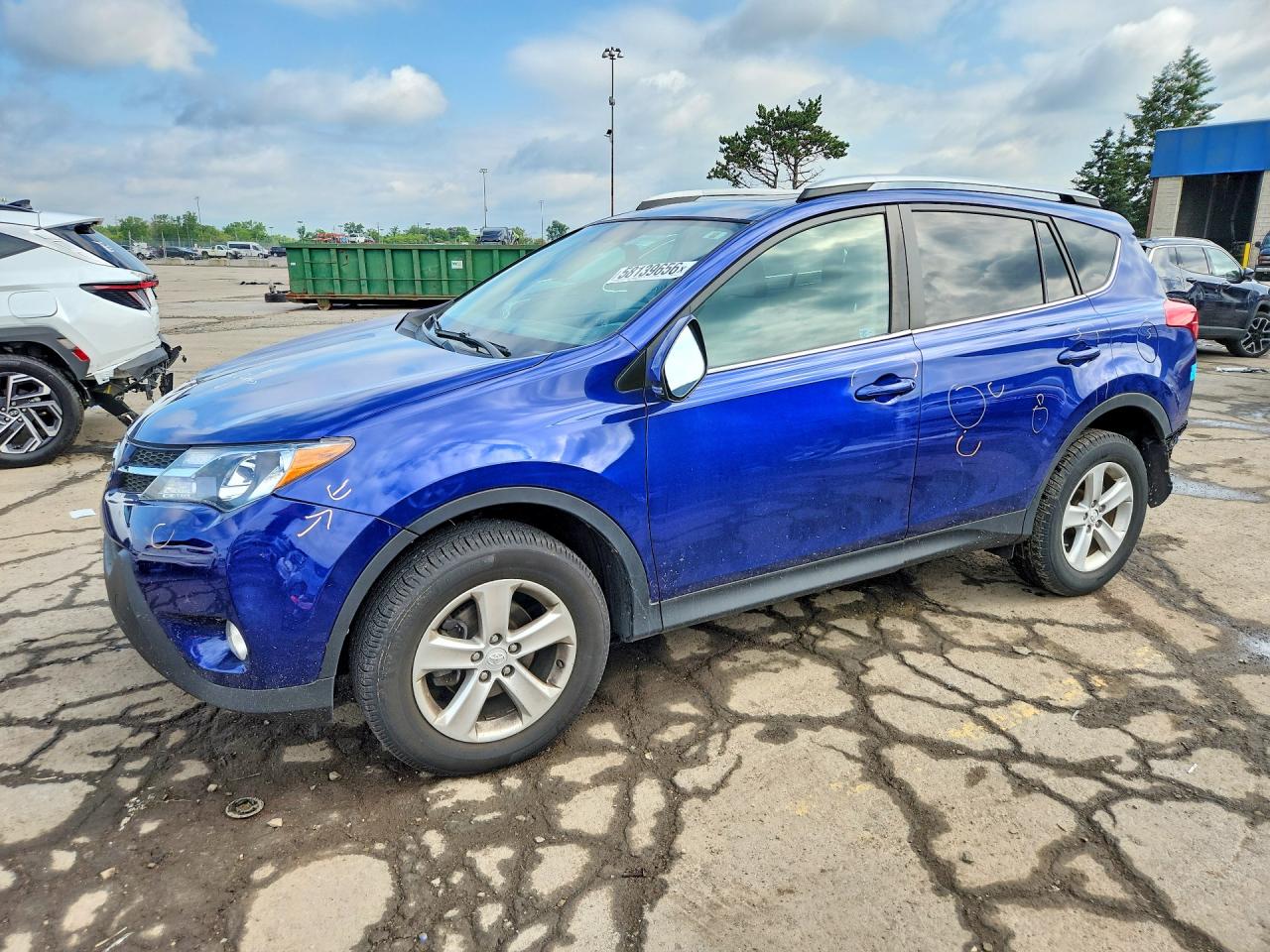 2014 Toyota RAV4 XLE, VIN 2T3RFREV2EW129200 — Rear end