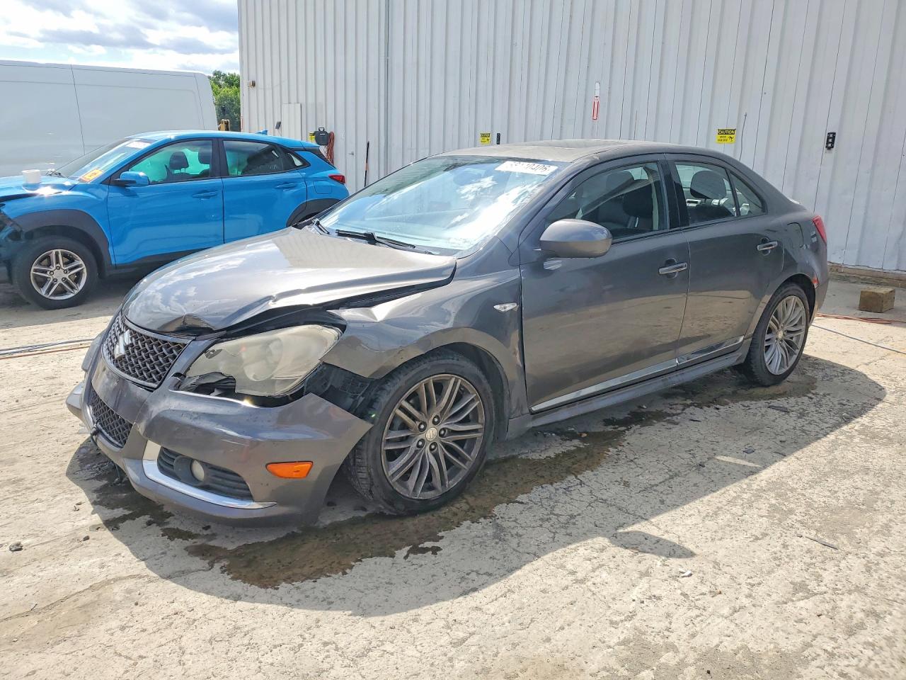 2013 Suzuki Kizashi SLS Sport, VIN JS2RF9A84D6100416 — Front end