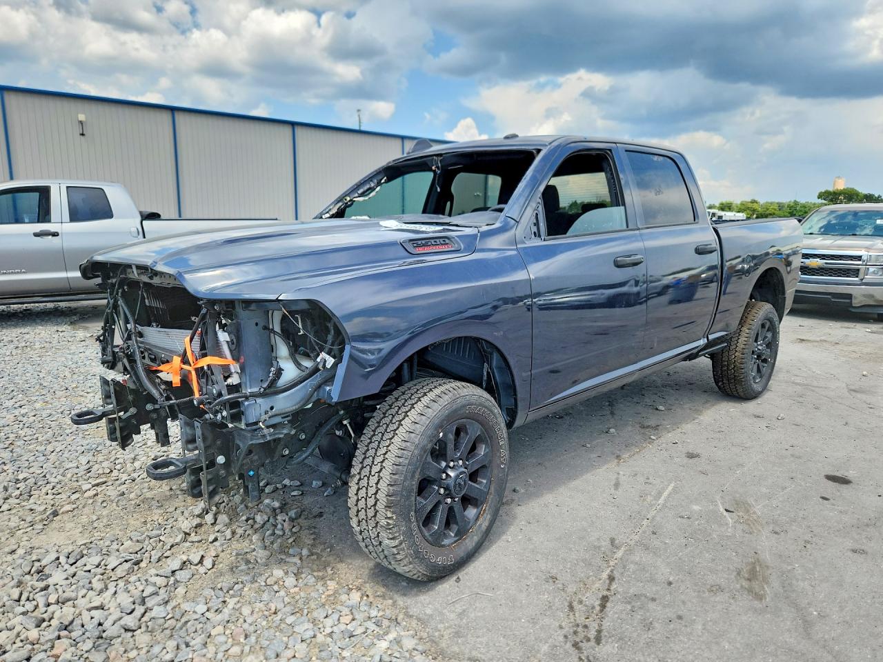 2025 Ram 2500 Big Horn, VIN 3C6UR5DJ7SG583048 — Front end