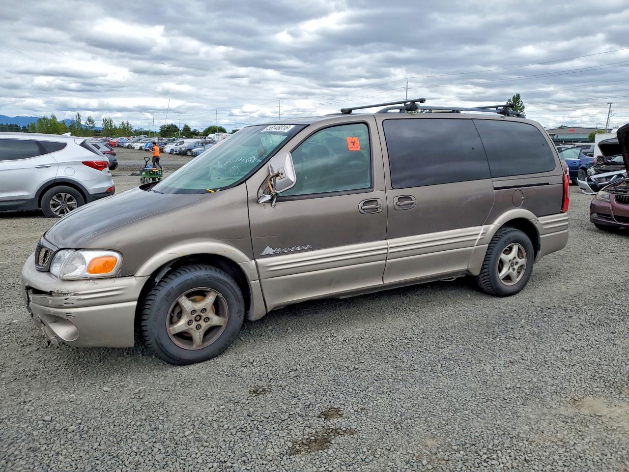 2004 Pontiac Montana 1SA, VIN 1GMDX03E34D220487 — Front end