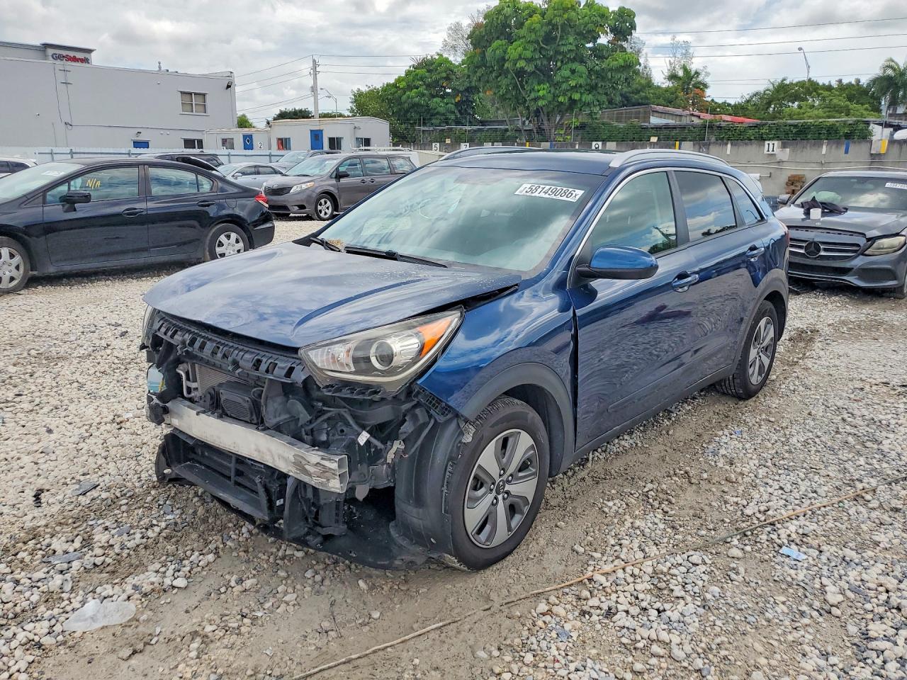 2019 Kia Niro LX, VIN KNDCB3LC7K5350682 — Front end