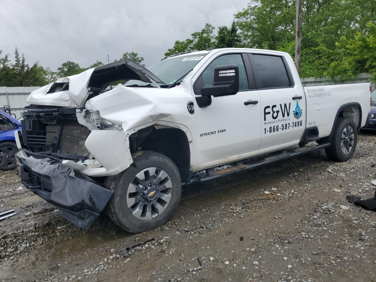 2022 Chevrolet Silverado 2500, VIN 1GC4WME75NF220588 — Перед