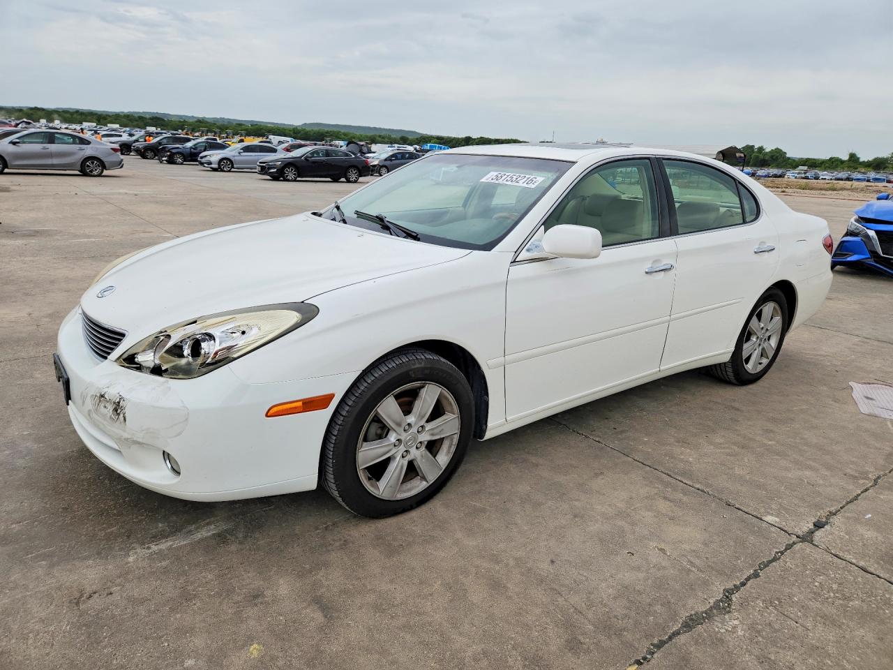 2005 Lexus ES 350, VIN JTHBA30G355102390 — Перед