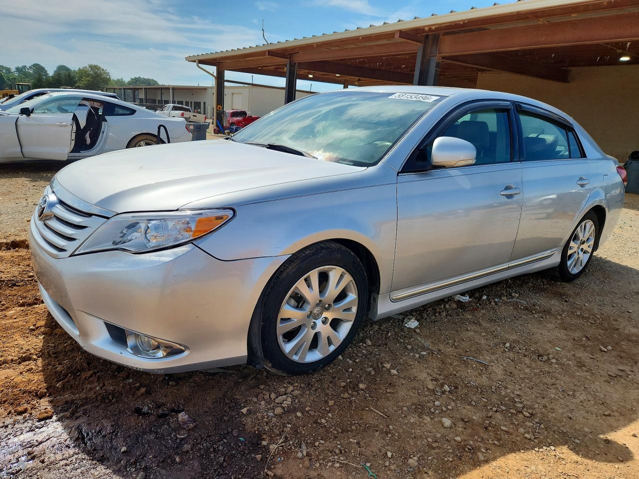 2011 Toyota Avalon, VIN 4T1BK3DB6BU381246 — Side