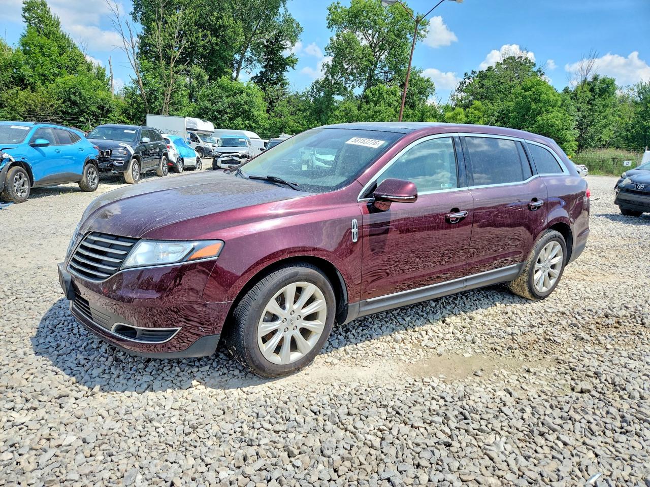 2018 Lincoln MKT Reserve, VIN 2LMHJ5AT2JBL01102 — Град