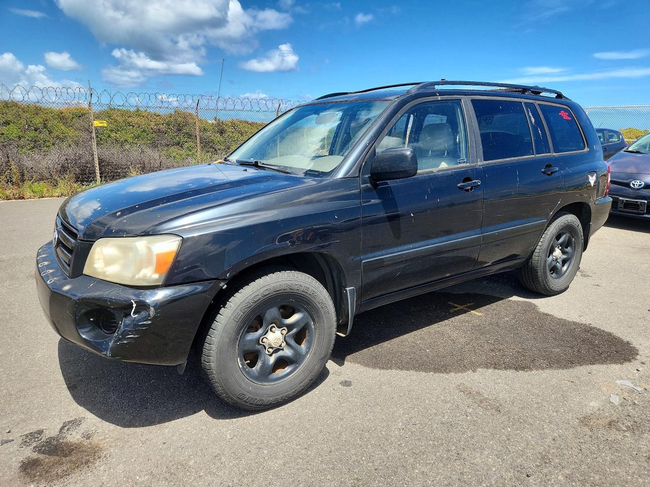 2004 Toyota Highlander, VIN JTEGD21A440104627 — Side