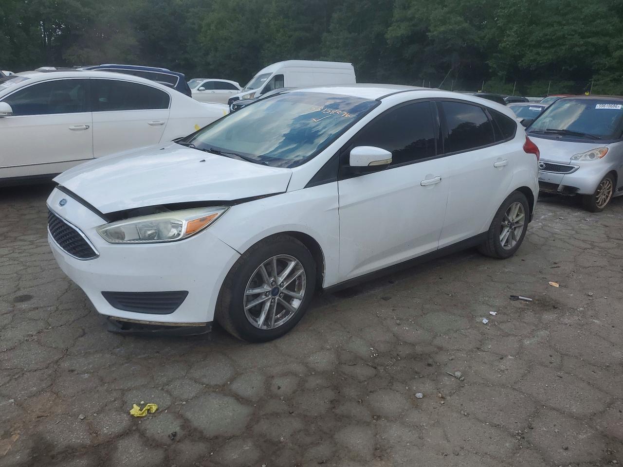 2015 Ford Focus SE, VIN 1FADP3K20FL311275 — Front end