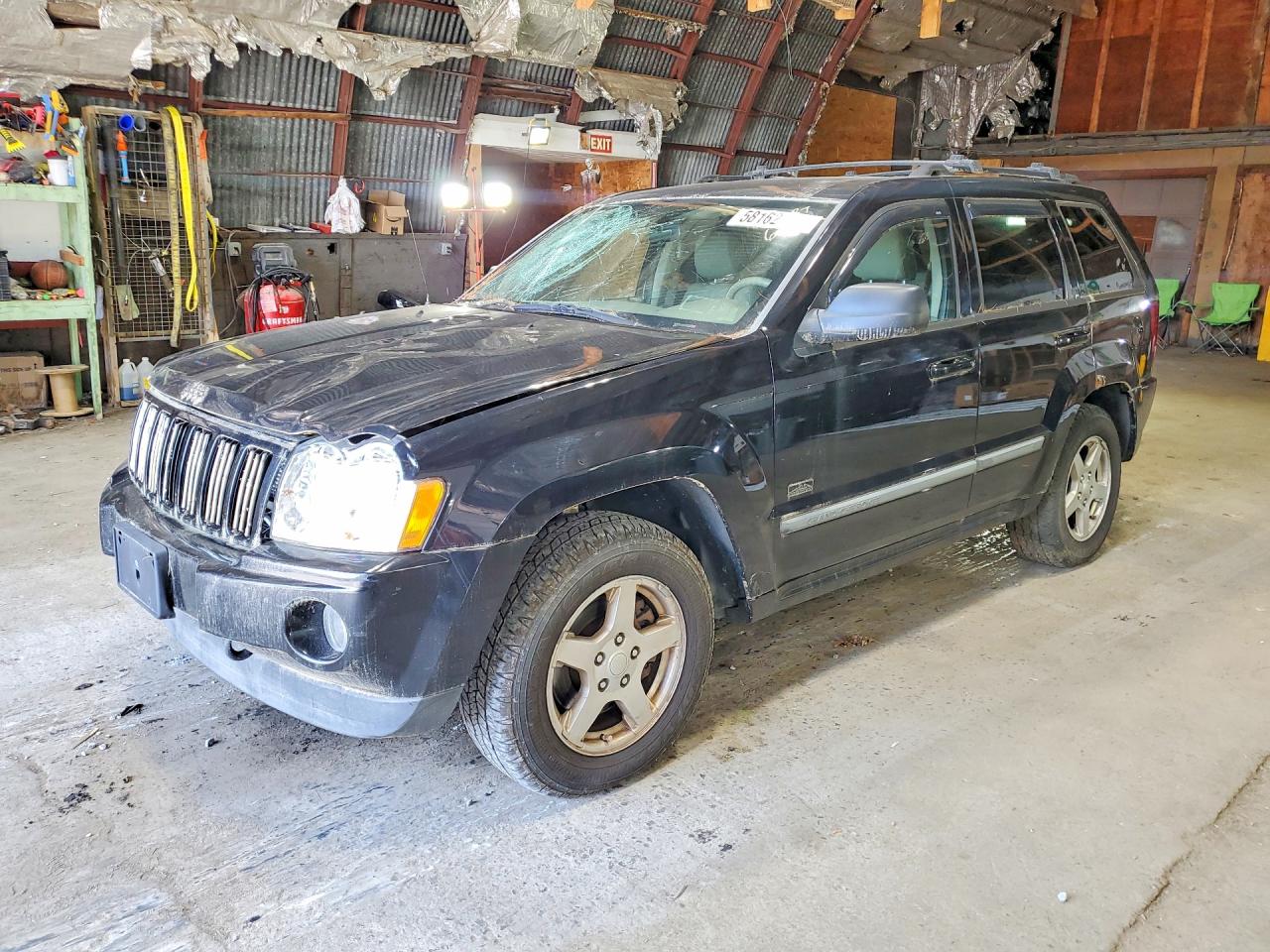 2007 Jeep Grand Cherokee Laredo, VIN 1J8GR48K47C622913 — Front end