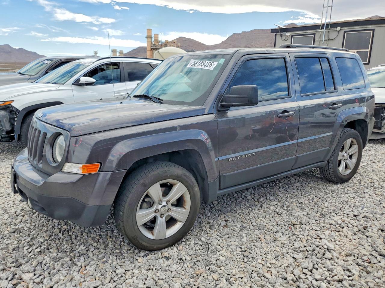 2016 Jeep Patriot Latitude, VIN 1C4NJPFB4GD813753 — Front end