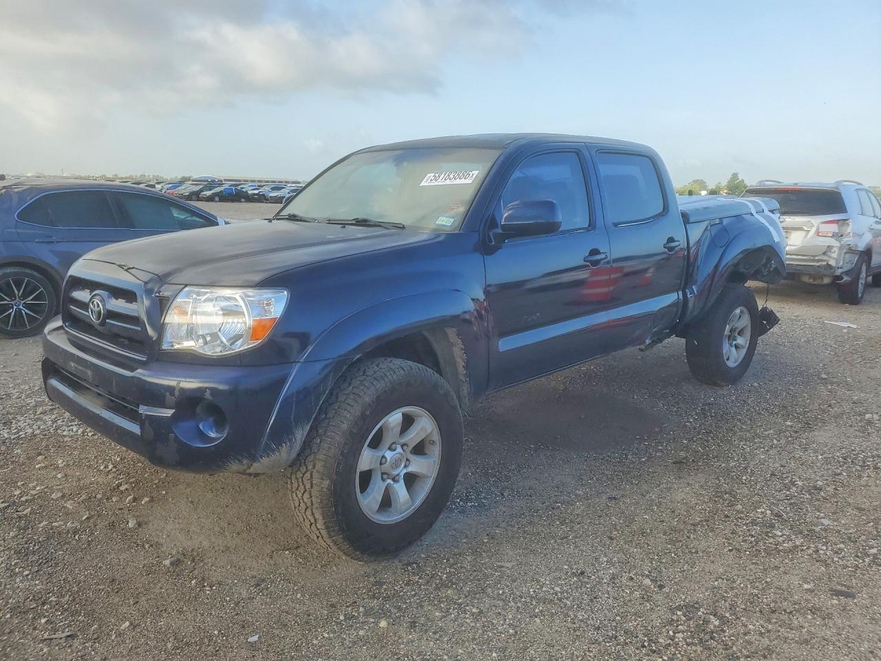 2008 Toyota Tacoma PreRunner, VIN 3TMKU72N48M017925 — Бок
