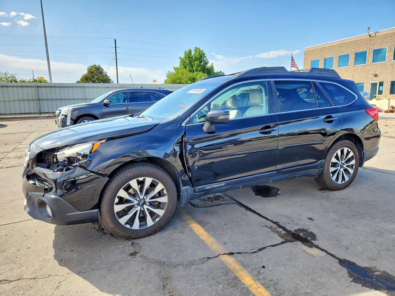 2016 Subaru Outback Limited, VIN 4S4BSBNCXG3206836 — Front end
