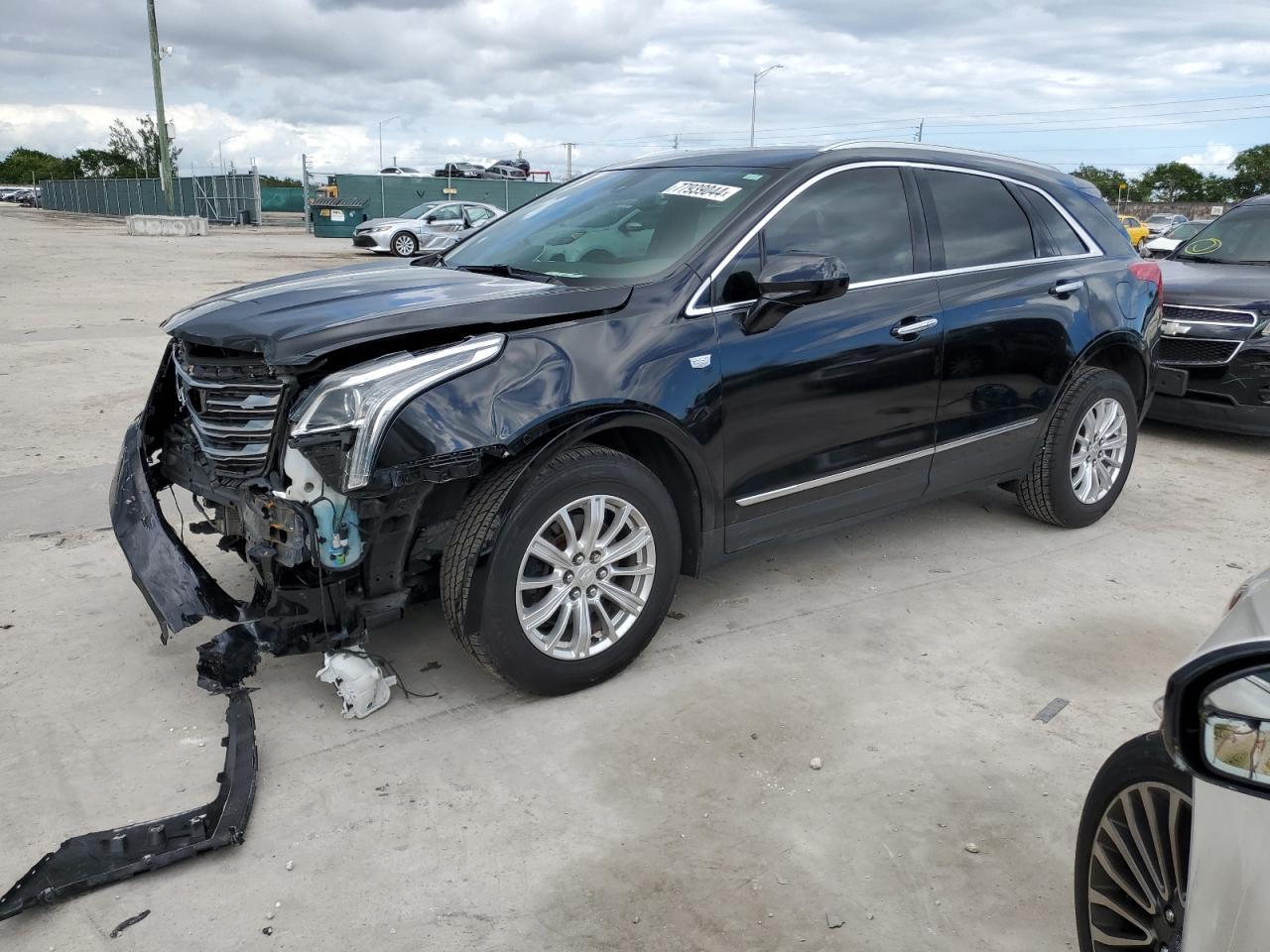 2018 Cadillac XT5 FWD, VIN 1GYKNARS2JZ111211 — Перед