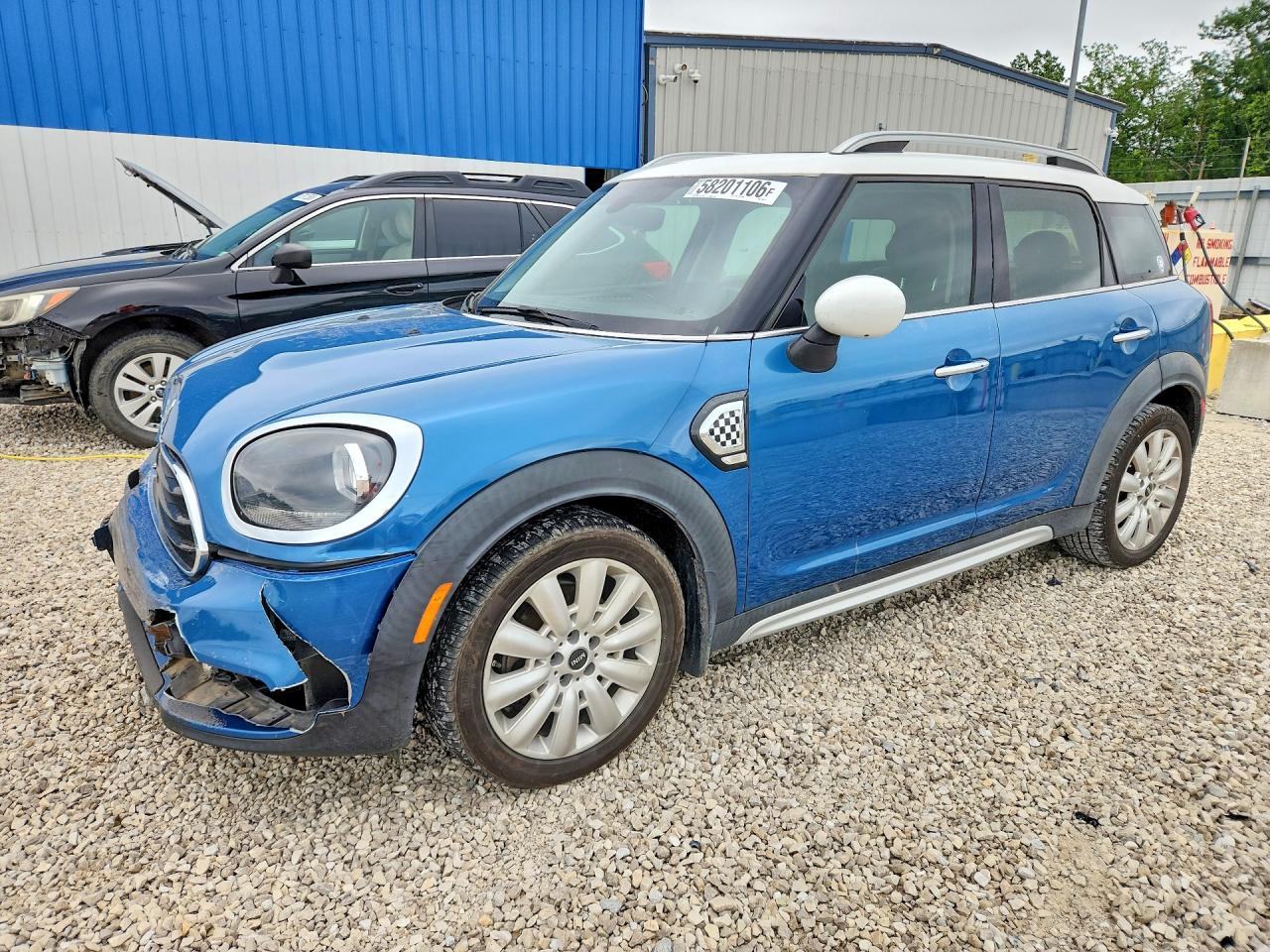 2017 MINI Countryman Cooper, VIN WMZYS7C35H3B63073 — Перед