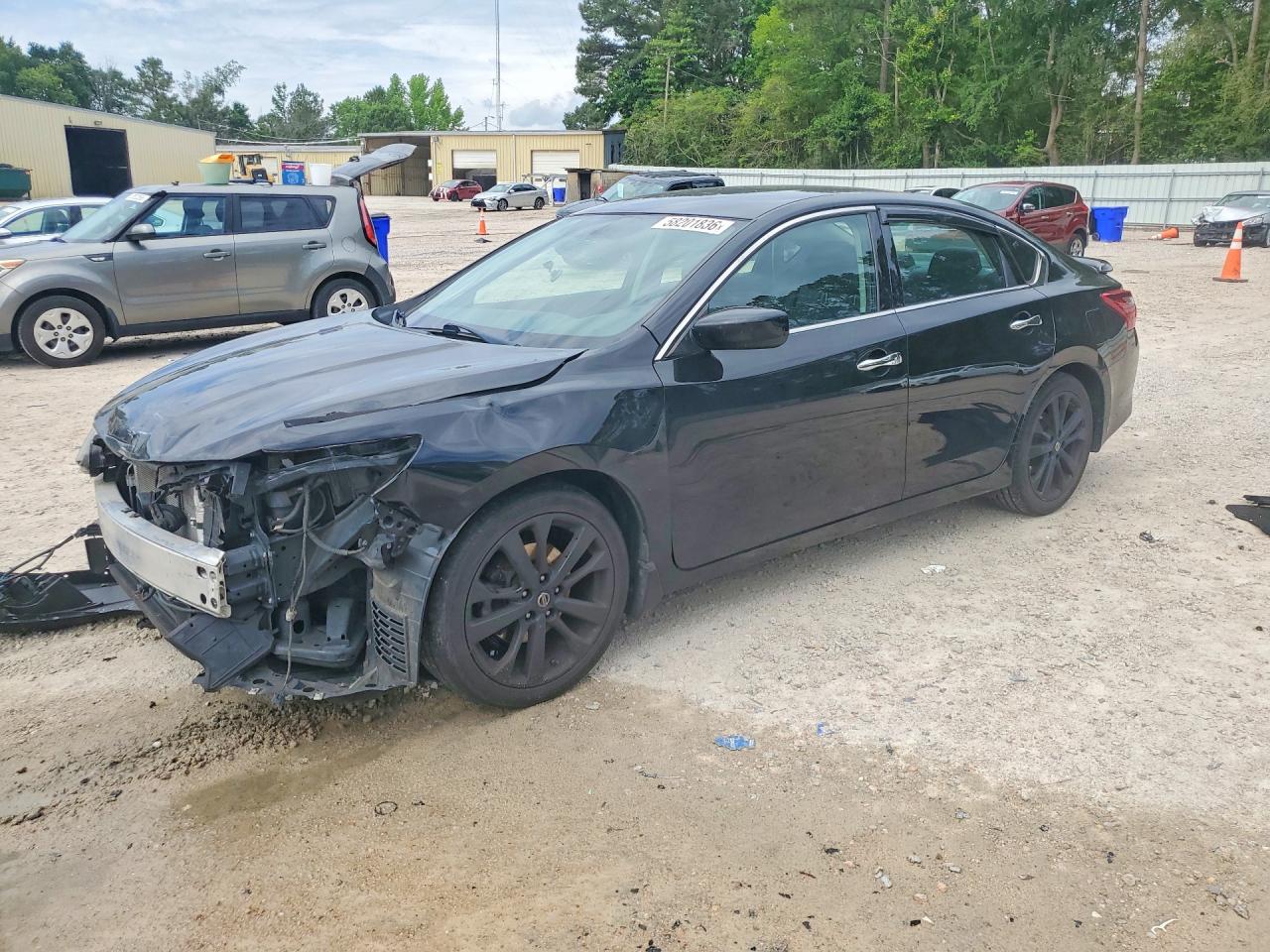 2018 Nissan Altima SR, VIN 1N4AL3AP4JC235810 — Front end