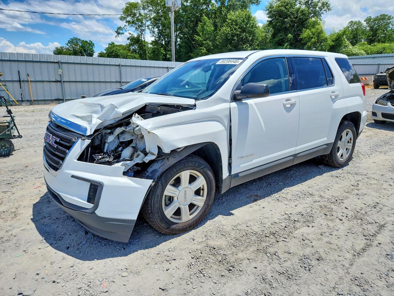 2016 GMC Terrain SL, VIN 2GKALLEK6G6137103 — Front end