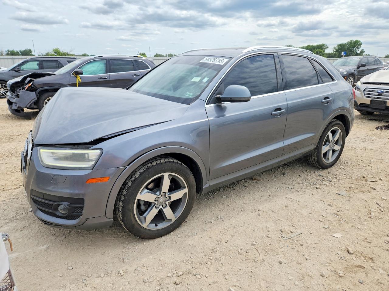 2015 Audi Q3 Premium Plus, VIN WA1BFCFSXFR005948 — Перед