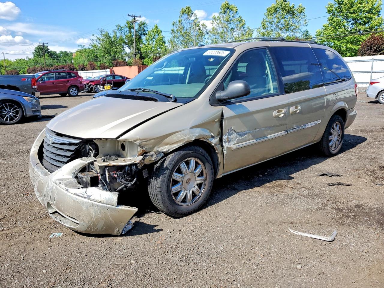 2007 Chrysler Town & Country Touring, VIN 2A4GP54L37R144308 — Front end
