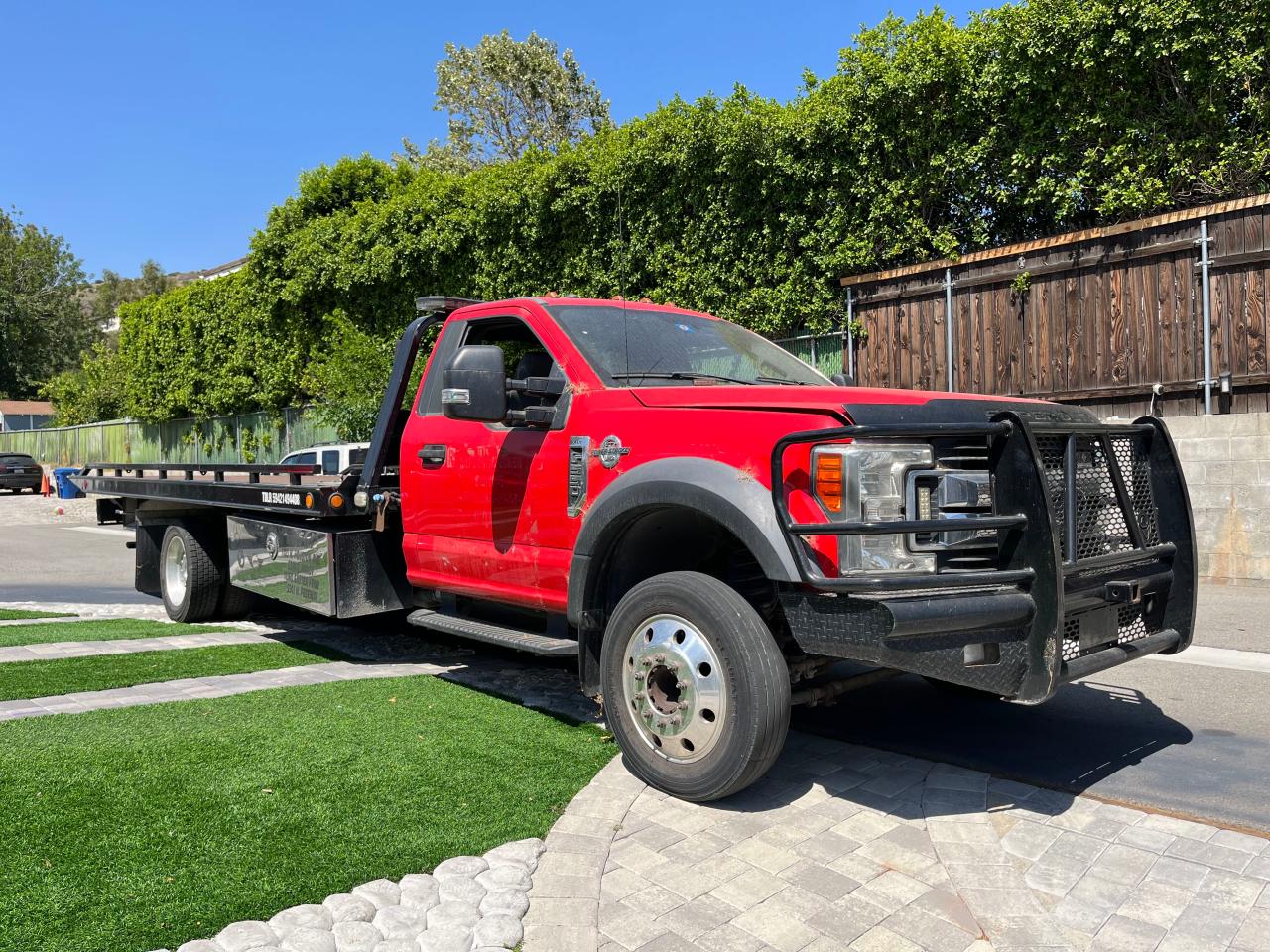2019 Ford F-550 XL, VIN 1FDUF5GTXKED16424 — Minor dents and scratches