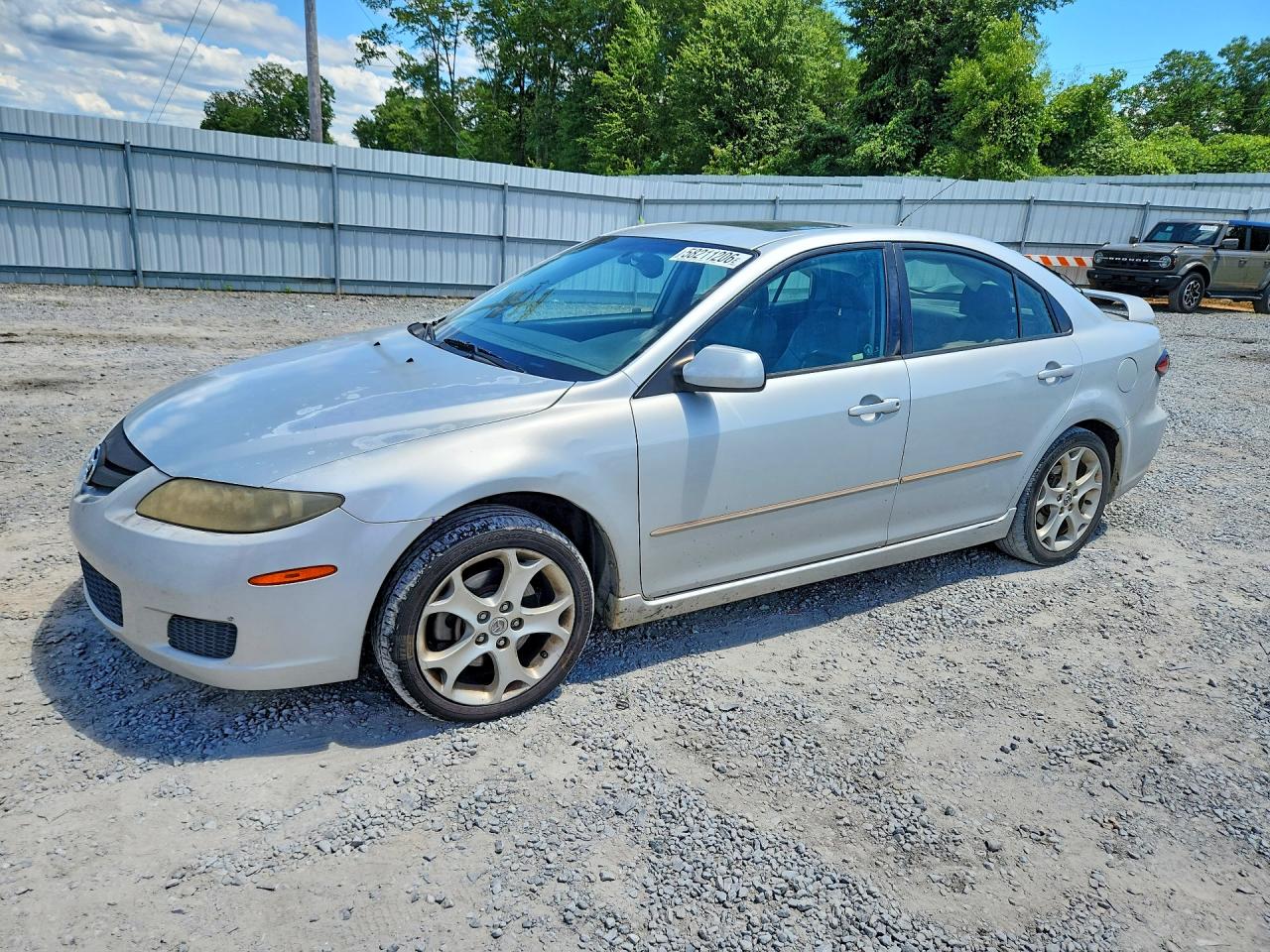 2008 Mazda 6 i Touring, VIN 1YVHP84CX85M15658 — Перед