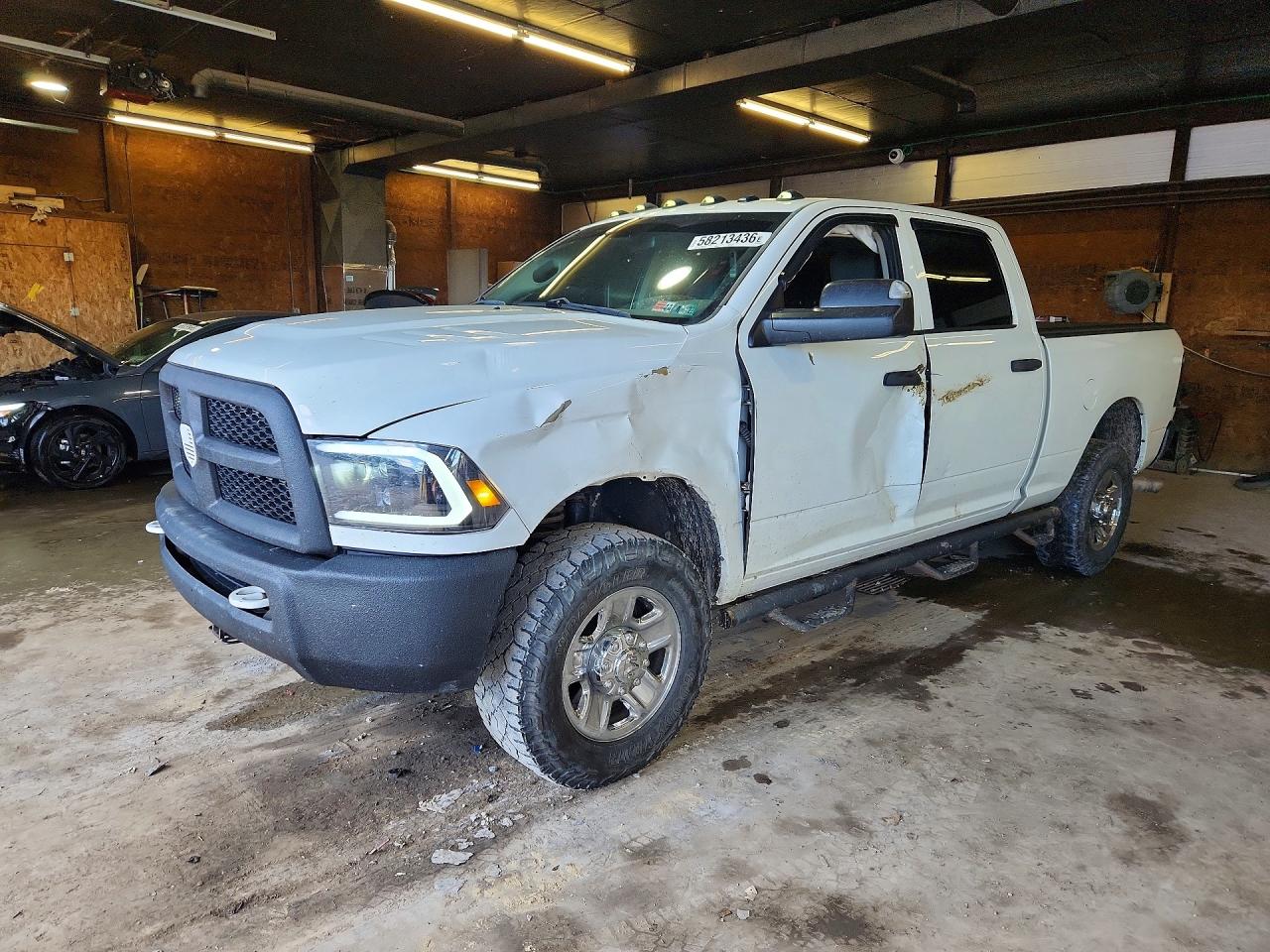 2015 Ram 3500 Tradesman, VIN 3C63R3CJ9FG609818 — Бок