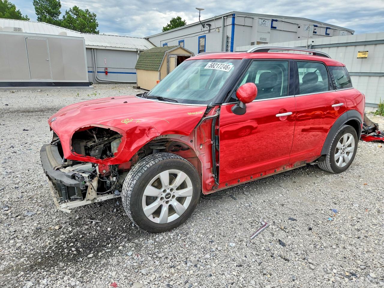 2019 MINI Countryman Cooper, VIN WMZYS7C5XK3F45608 — Перед