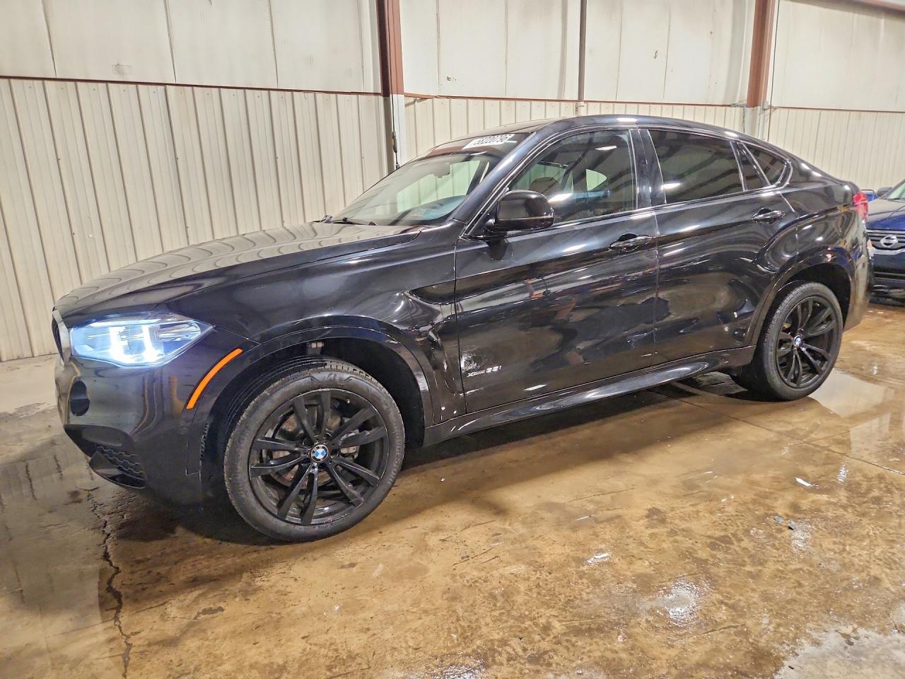 2018 BMW X6 xDrive35i, VIN 5UXKU2C50J0X51616 — Бок