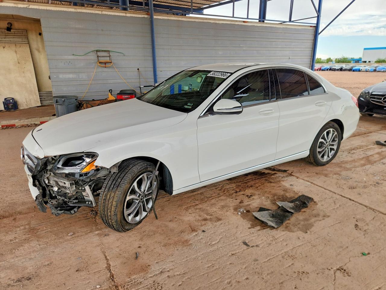 2017 Mercedes-Benz C 300, VIN 55SWF4KB8HU230461 — Перед