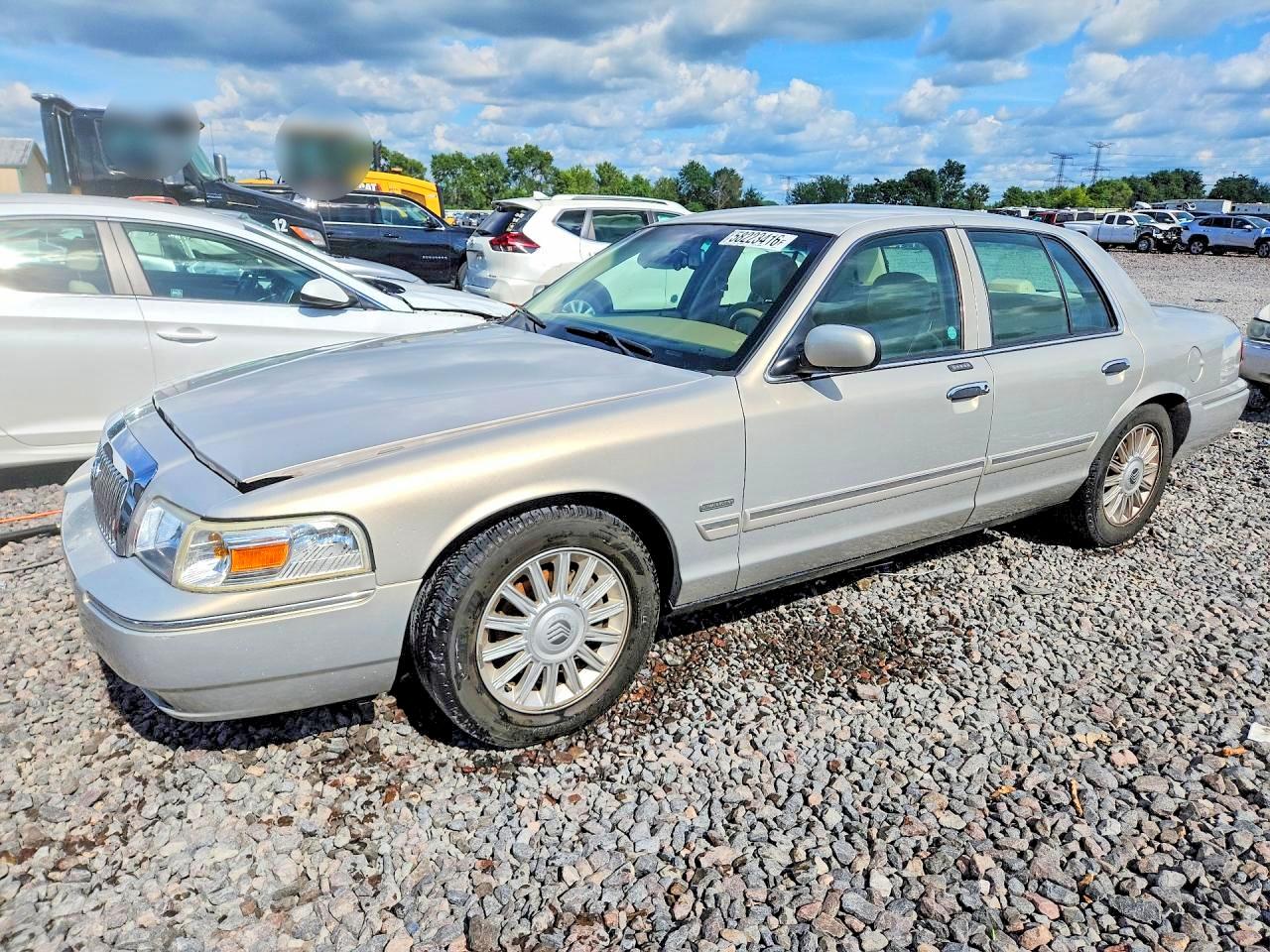 2009 Mercury Grand Marquis LS, VIN 2MEHM75V39X612212 — Вода / потоп