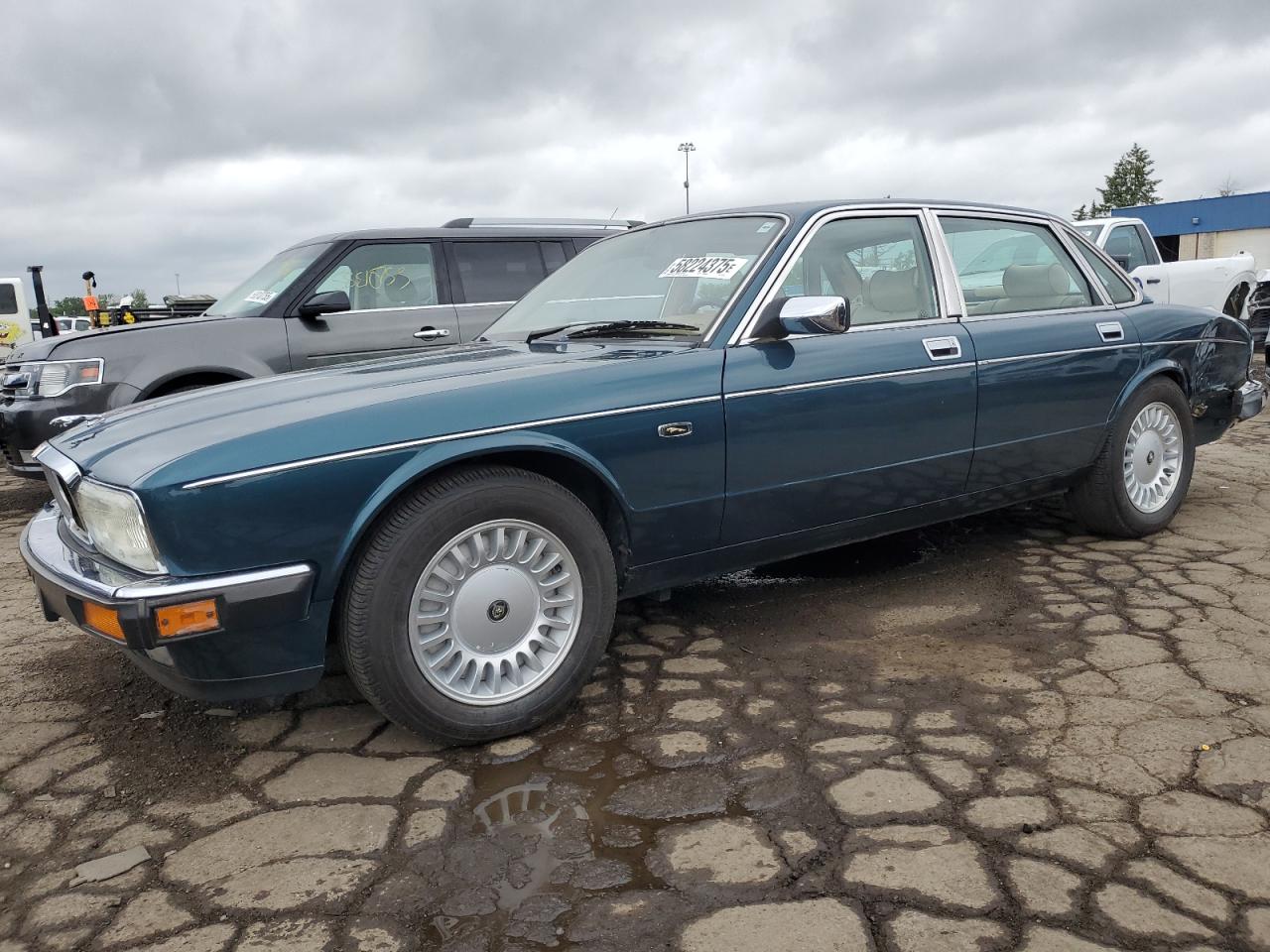 1994 Jaguar XJ, VIN SAJMX1343RC707088 — Rear end