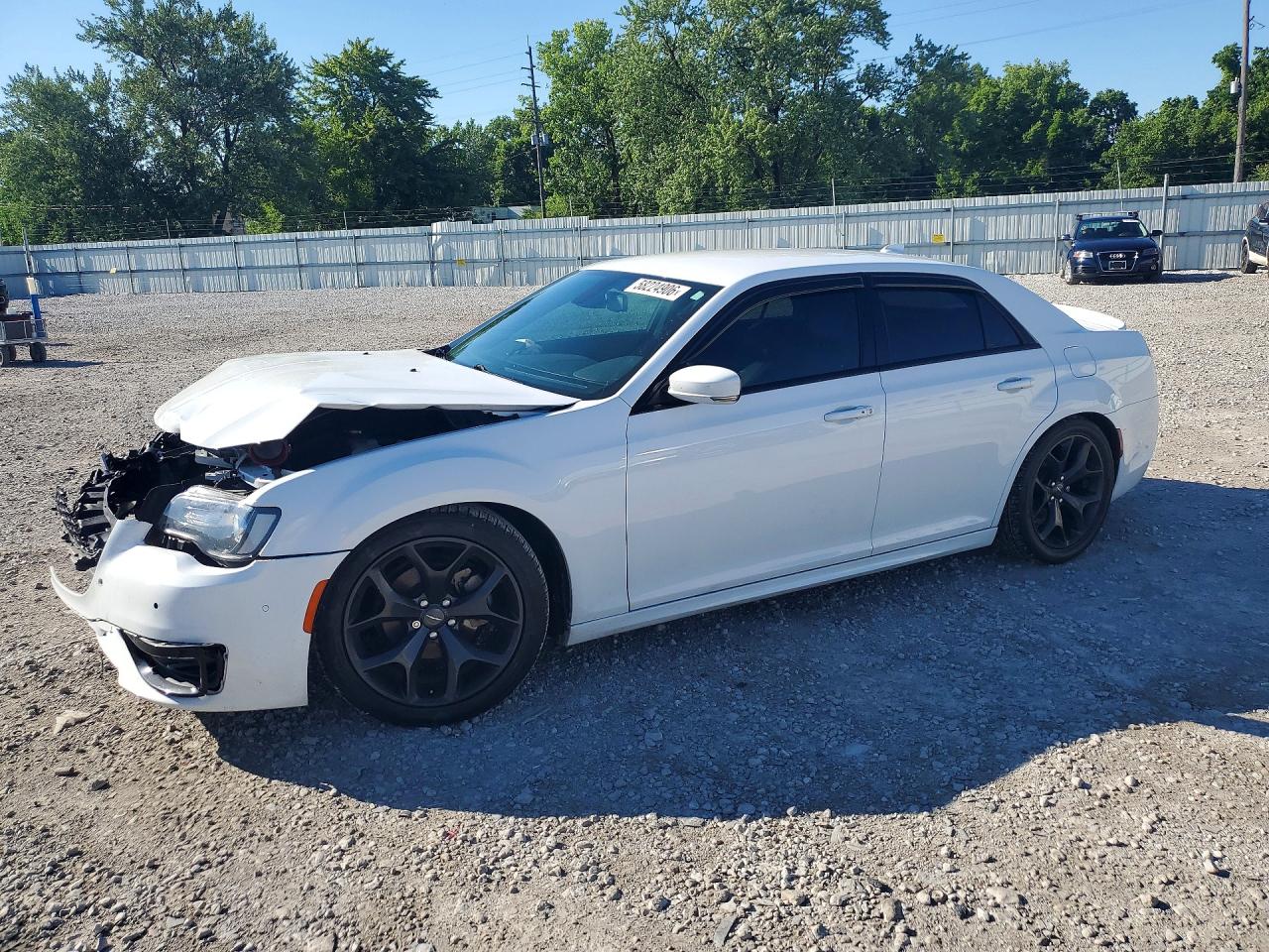 2021 Chrysler 300 S, VIN 2C3CCABG1MH660784 — Перед