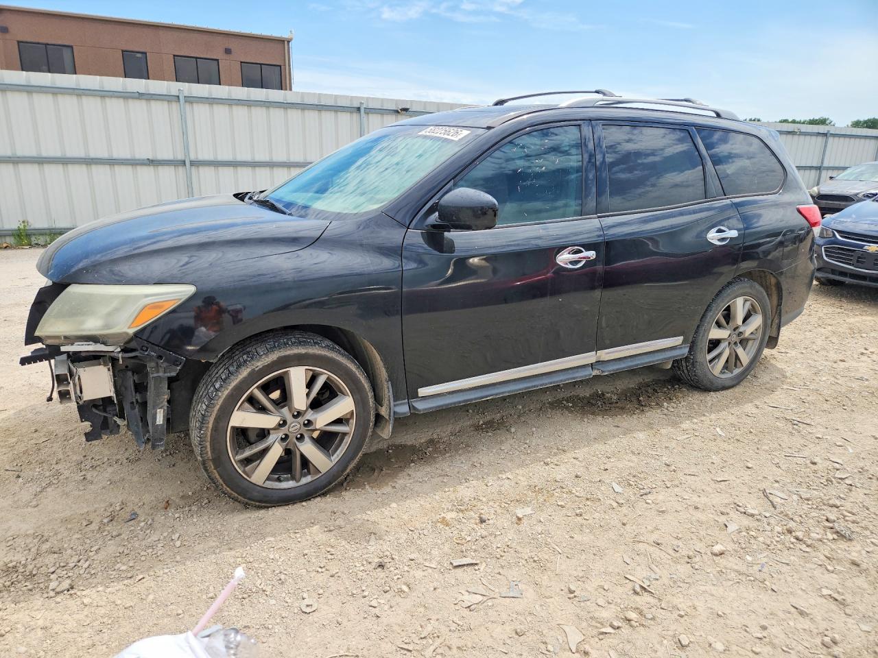 2014 Nissan Pathfinder Platinum, VIN 5N1AR2MN2EC617977 — Front end