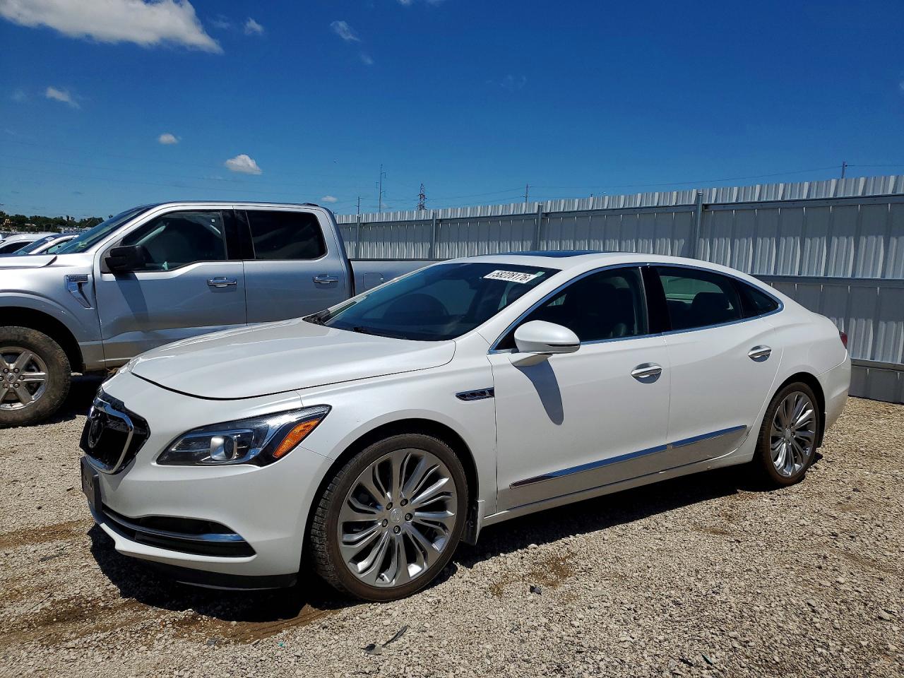 2017 Buick LaCrosse Premium, VIN 1G4ZR5SS5HU137623 — Front end