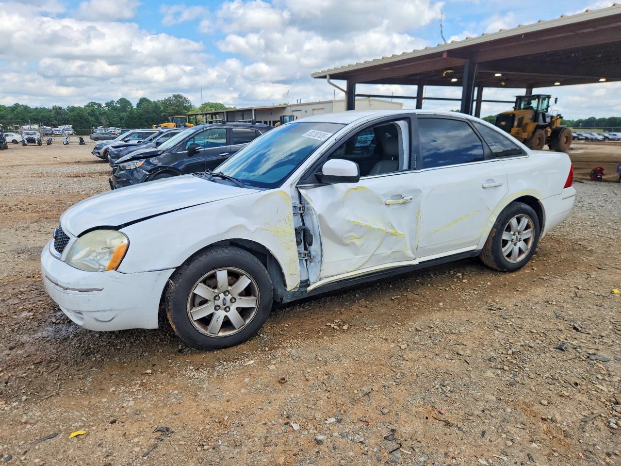 2006 Ford Five Hundred SEL, VIN 1FAFP24166G160376 — Front end