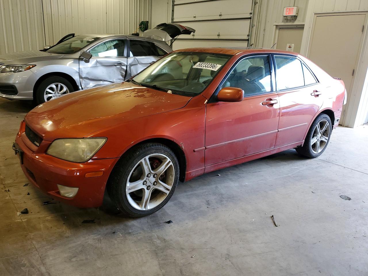 2001 Lexus IS 300/350, VIN JTHBD182910001625 — Перед
