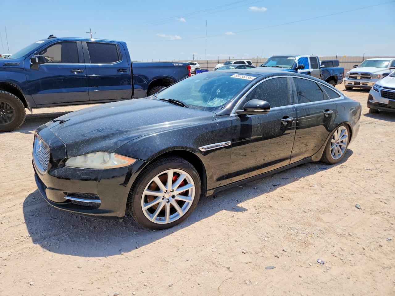2015 Jaguar XJ, VIN SAJWJ1CDXF8V79327 — Minor dents and scratches