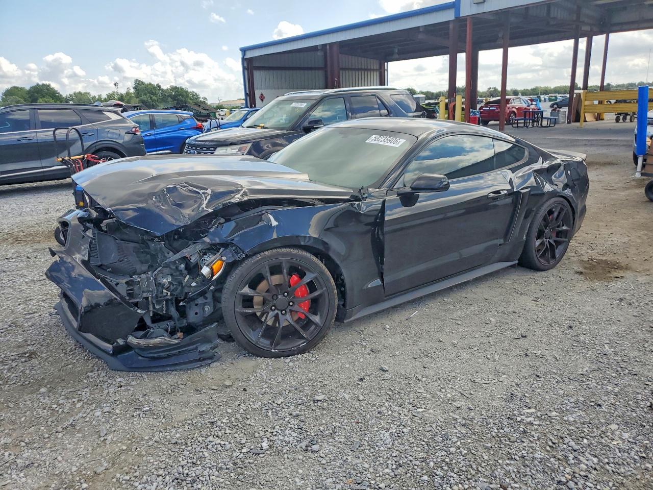 2015 Ford Mustang V6, VIN 1FA6P8AM8F5305043 — Front end