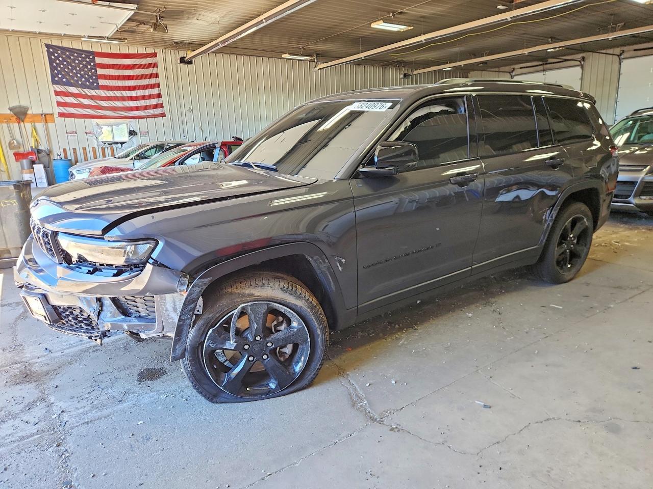 2026 Jeep Grand Cherokee Limited, VIN 1C4RJKBR6T8555472 — Front end